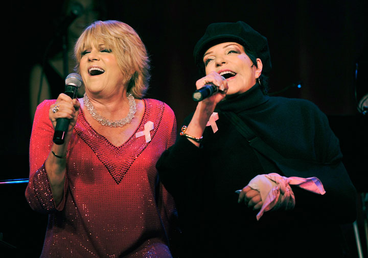 Lorna Luft and Liza Minnelli perform in NYC on Oct. 14, 2013.