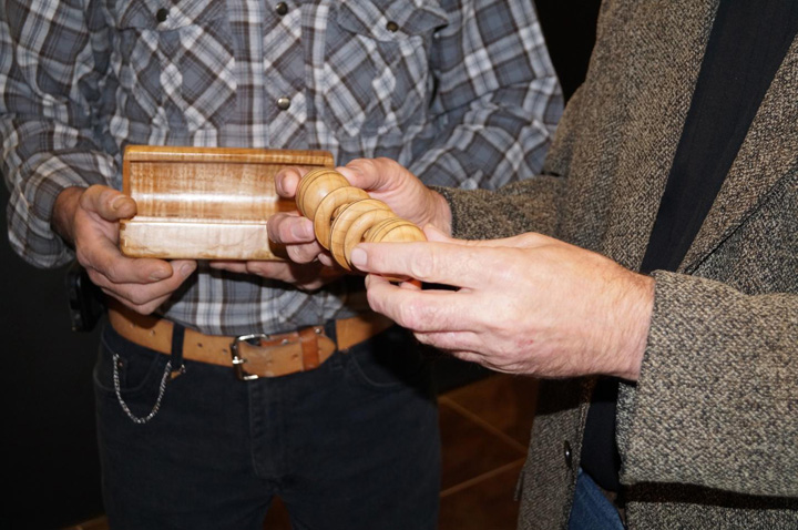A Saskatchewan craftsman is presenting another royal baby toy to Buckingham Palace.