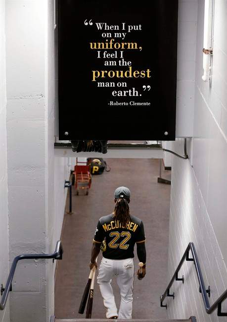 Pirates beat Reds 6-2 in NL wild-card game - image