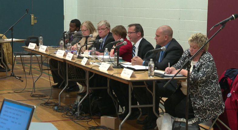 Wards 2 and 5 held its lone city-sponsored forums, Monday, October 7, 2013. 