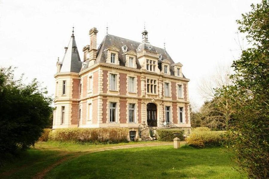 How many French chateâus could you buy for the price of one Vancouver ...