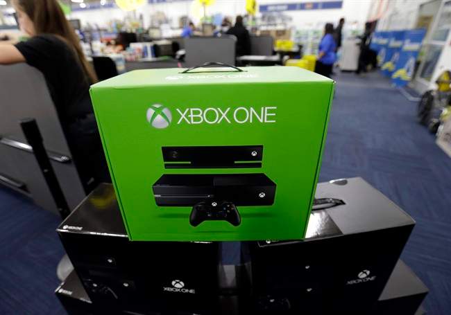 With foreboding nicknames like "the blue light of death" and "the disc drive of doom," they're the glitches putting a hamper on the next-generation gaming systems Xbox One and PlayStation 4. 