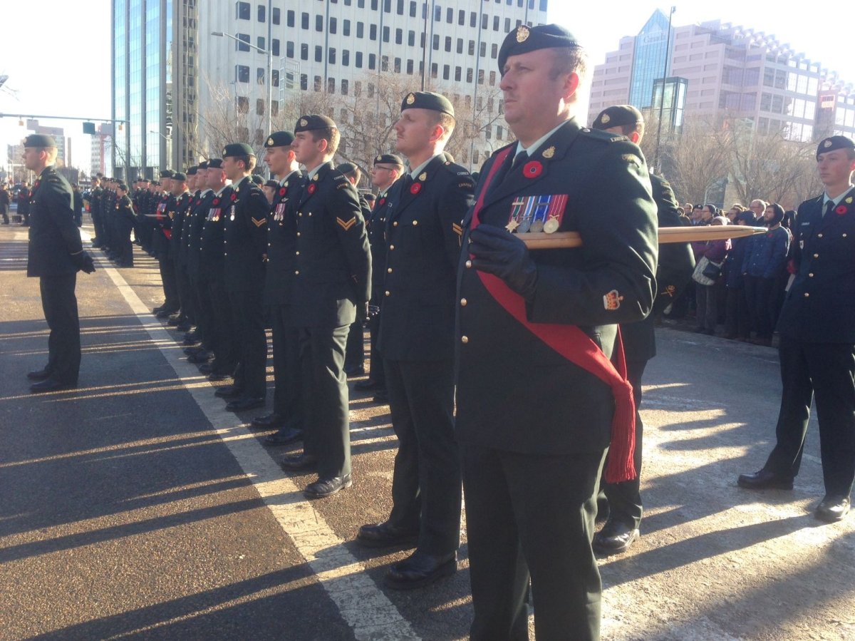 Edmontonians honour Canada’s fallen soldiers on Remembrance Day