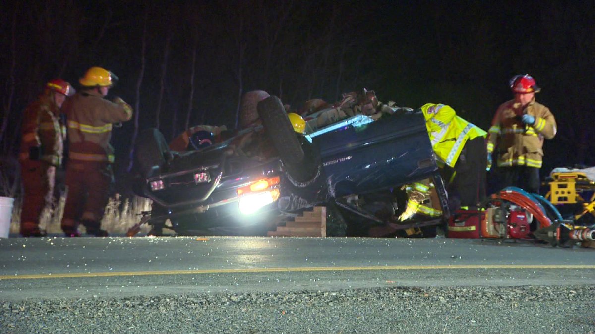 Driver, 42, injured in Highway 102 rollover - Halifax | Globalnews.ca