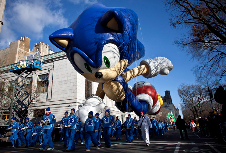 The Sonic the Hedgehog balloon floats above the street during the Macy’s Thanksgiving Day Parade on November 28, 2013 in New York City. (Photo credit: Getty Images)