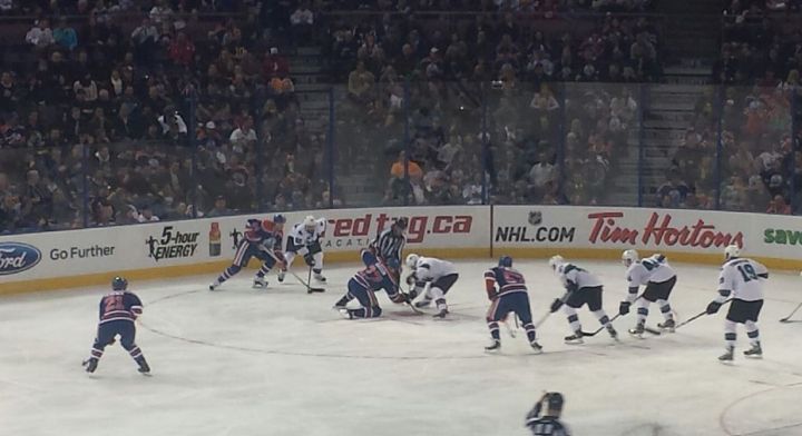 San Jose Sharks won their third straight on a five-game road trip, defeating the last-place Edmonton
Oilers 3-1 on Friday, November 15, 2013.