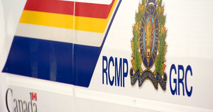 RCMP на Манитоба казва че е реагирал на полукамион който