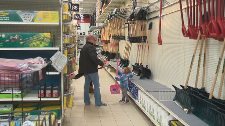 Edmontonians prepare for first blast of winter - image