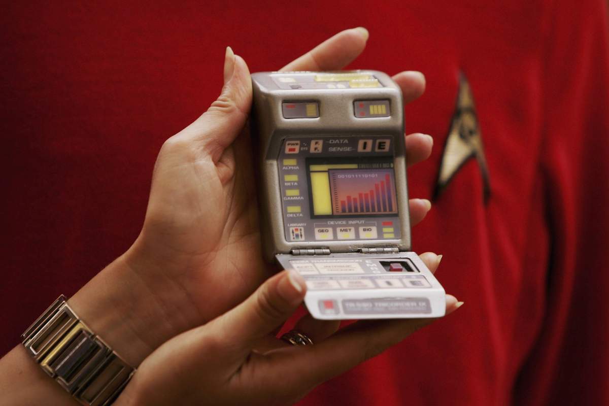 Leventhal's device, named after the fictional Dr. Leonard McCoy of TV's Star Trek series, purportedly delivers instantaneous and detailed patient data, similar to Star Trek's fictitious "Tricorder".