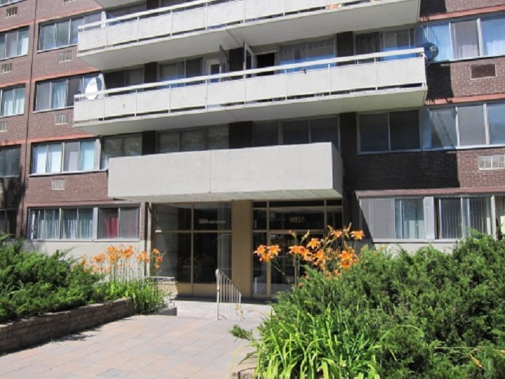 $99,000 one-bedroom condo in Ahuntsic-Cartierville with Re/Max Alliance.