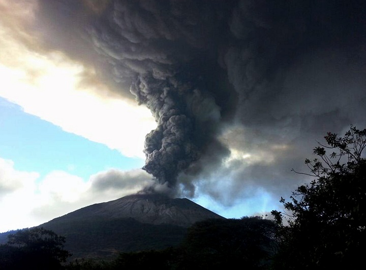 View of the Chaparrastique volcano spewing ashes and smoke in San Miguel, 140 km east from San Salvador, El Salvador on December 29, 2013.