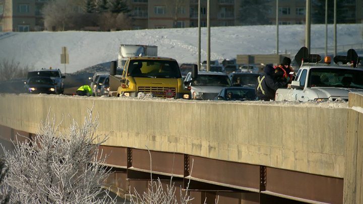 Saskatoon police conclude investigation after vehicle goes off Circle Drive North Bridge and sinks into South Saskatchewan River.