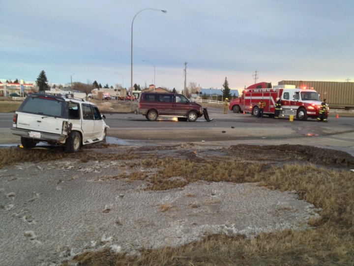 Coalhurst crash injures young boy and mother Globalnews.ca