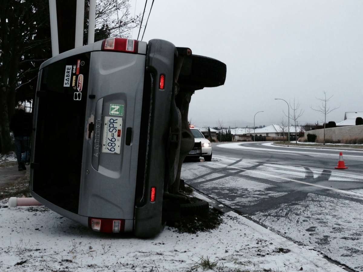 City responds to icy roads - image