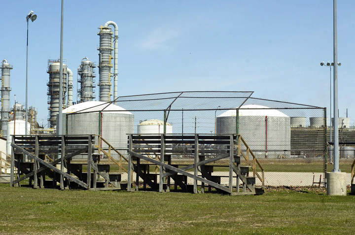 Nova Chemicals investing $300 million in Sarnia, Ont.; mulls new $1B plant