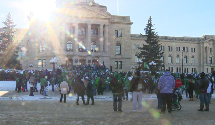 Saskatchewan welcomes nearly 5,900 new residents this past quarter as province’s population hits all-time high.