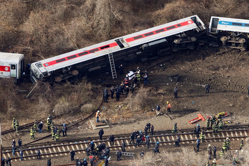 NY Gov. Cuomo says 4 people dead, 63 injured in train derailment ...