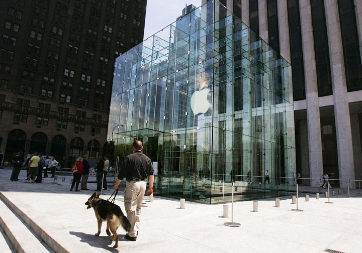 Apple's Fifth Avenue "Cube" retail store - in better weather.