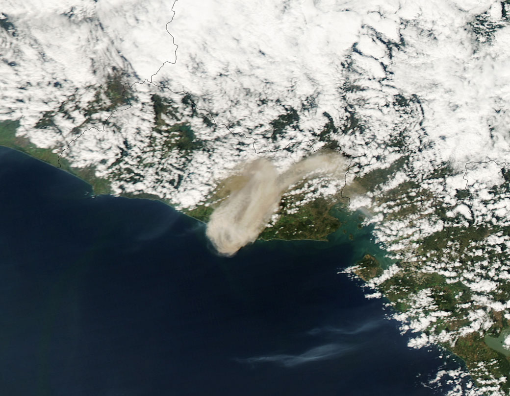 The San Miguel Volcano shoots ash into the sky on Dec. 19, 1013.