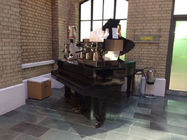 Quebec premier Pauline Marois announced that Cinesite would be opening offices in Montreal on January 20, 2014.