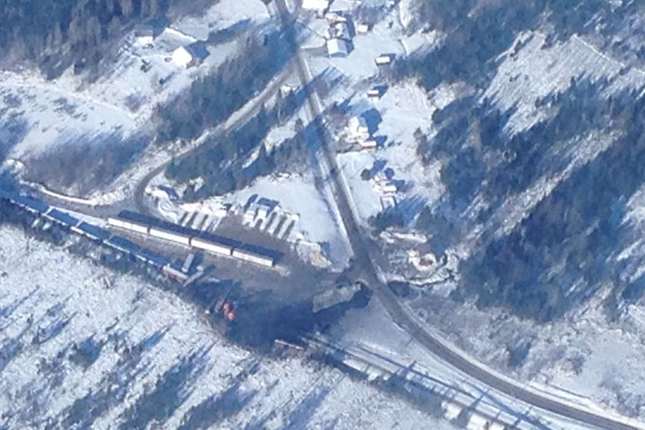 A view of the wreckage from above.
