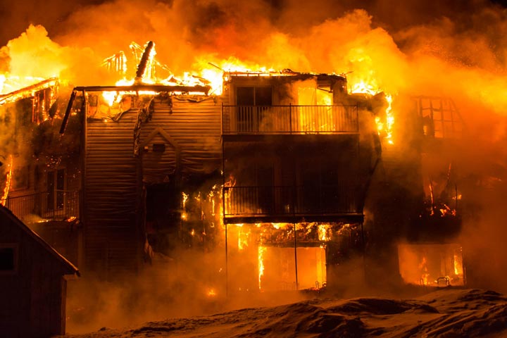 A fire destroyed a seniors residence in L'Isle-Verte, Que., and police early Thursday said three people were confirmed dead and 30 missing.