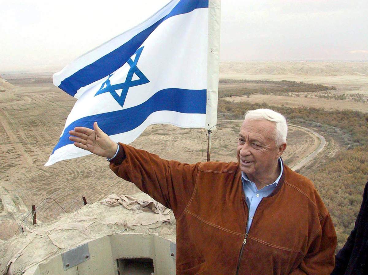 The election campaign of Ariel Sharon, the Likud candidate for Prime-minister during a visit in the Jordan Valley here visiting an I.D.F. outpost , Israel - 03/01/01