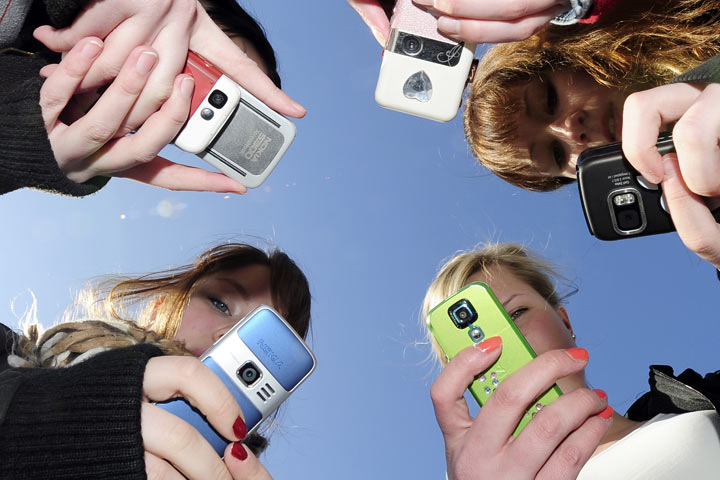 New smartphone app encourages young people to get their hearing tested with a visual test.