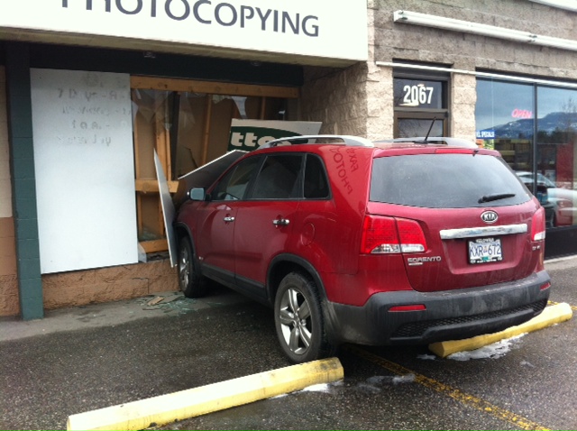 Car crashes into Kelowna business - image