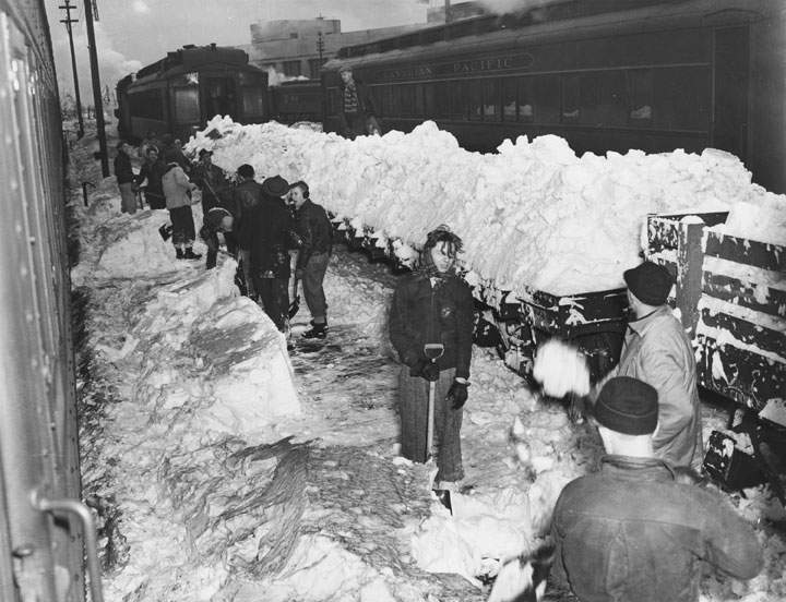 The Blizzard of ’44 toppled an overloaded streetcar in Toronto, killing one and injuring 50. To get rid of the 49-cm snowfall, people shovelled it on to rail cars.