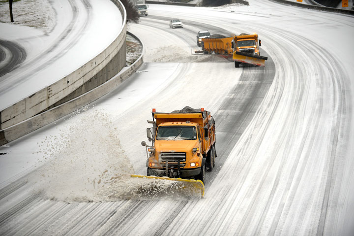Contractor could be fined after not salting QEW fast enough - image