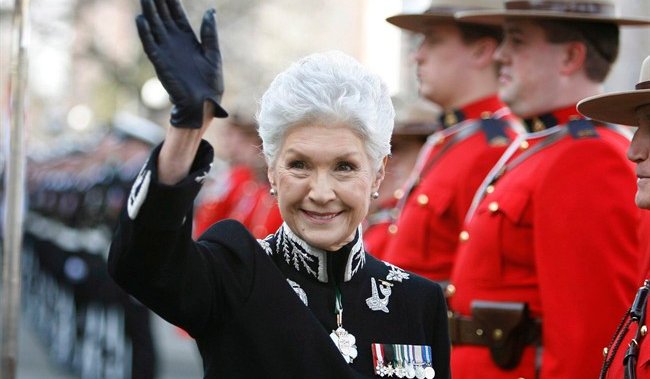 Първата жена лейтенант-губернатор на B.C., Йона Кампаньоло, умира