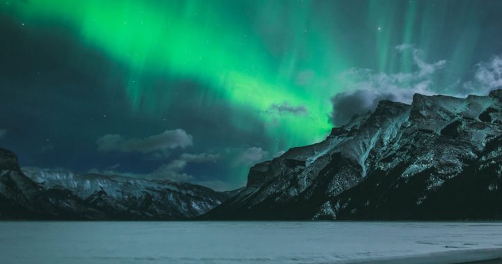 Watch: Spectacular northern lights dazzle the skies across Canada ...