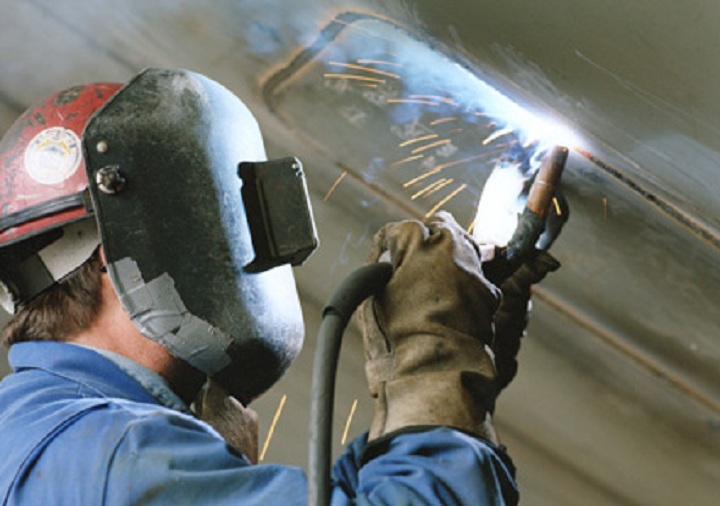 Seaspan Shipyards in Vancovuer has been awarded a $15 million BC Ferries contract to build new cable ferry.