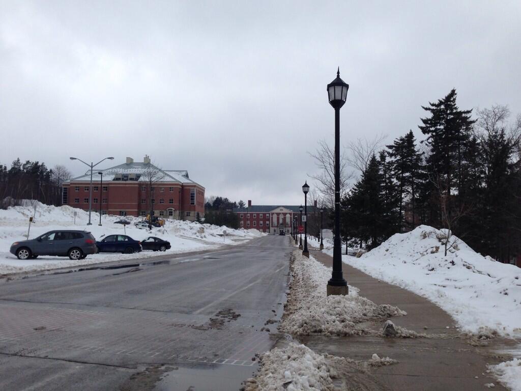 UNB student union calling for tuition rebate - image