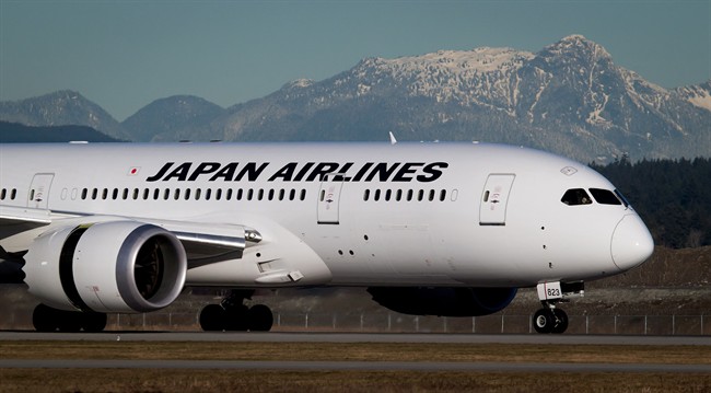 Dreamliner lands at Vancouver airport - image