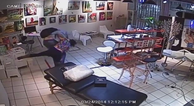 Assault at a Vancouver tattoo parlour caught on tape