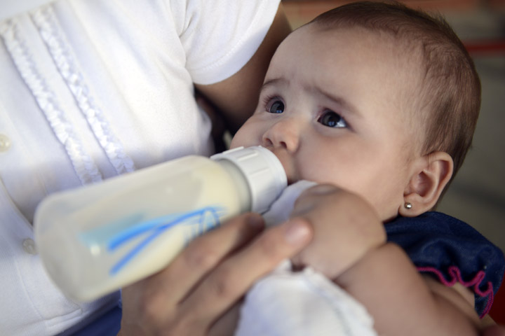 Giving baby breast milk in best sale a bottle