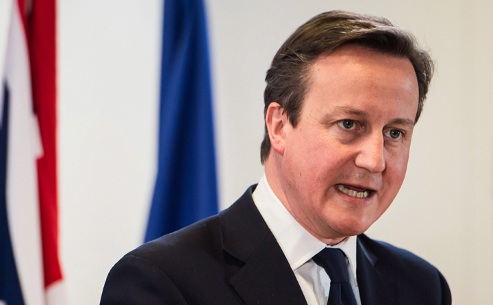 David Cameron responds to 'selfie' mockery, gets made fun of again