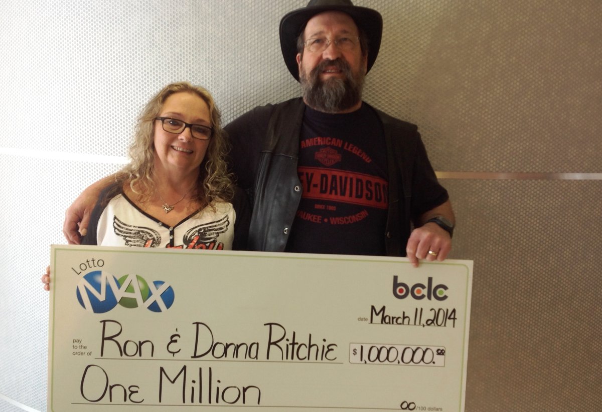 Vernon couple claims $1 million lotto prize - image