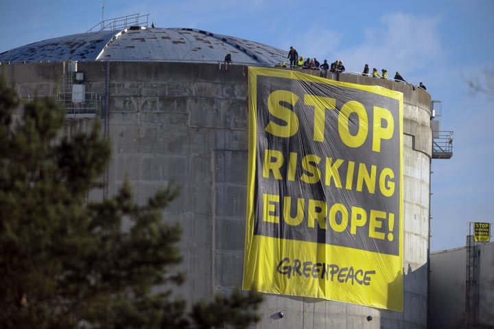 Greenpeace activists occupy French nuclear plant