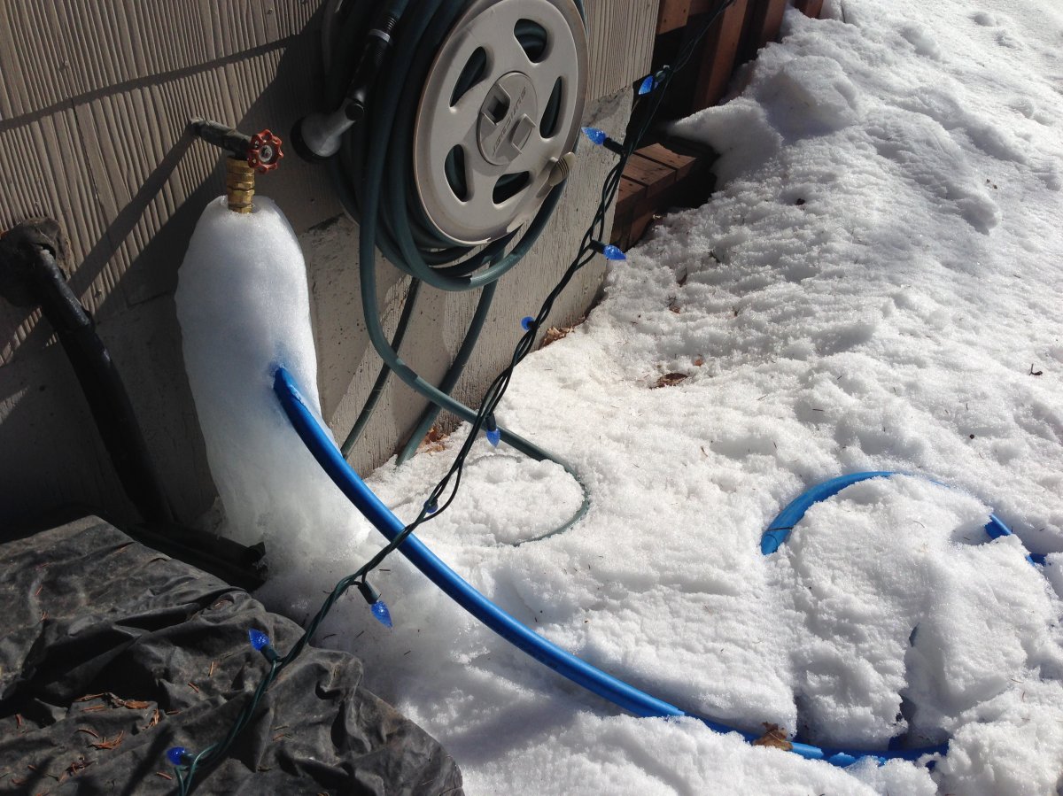 Temporary water hoses could freeze this weekend .