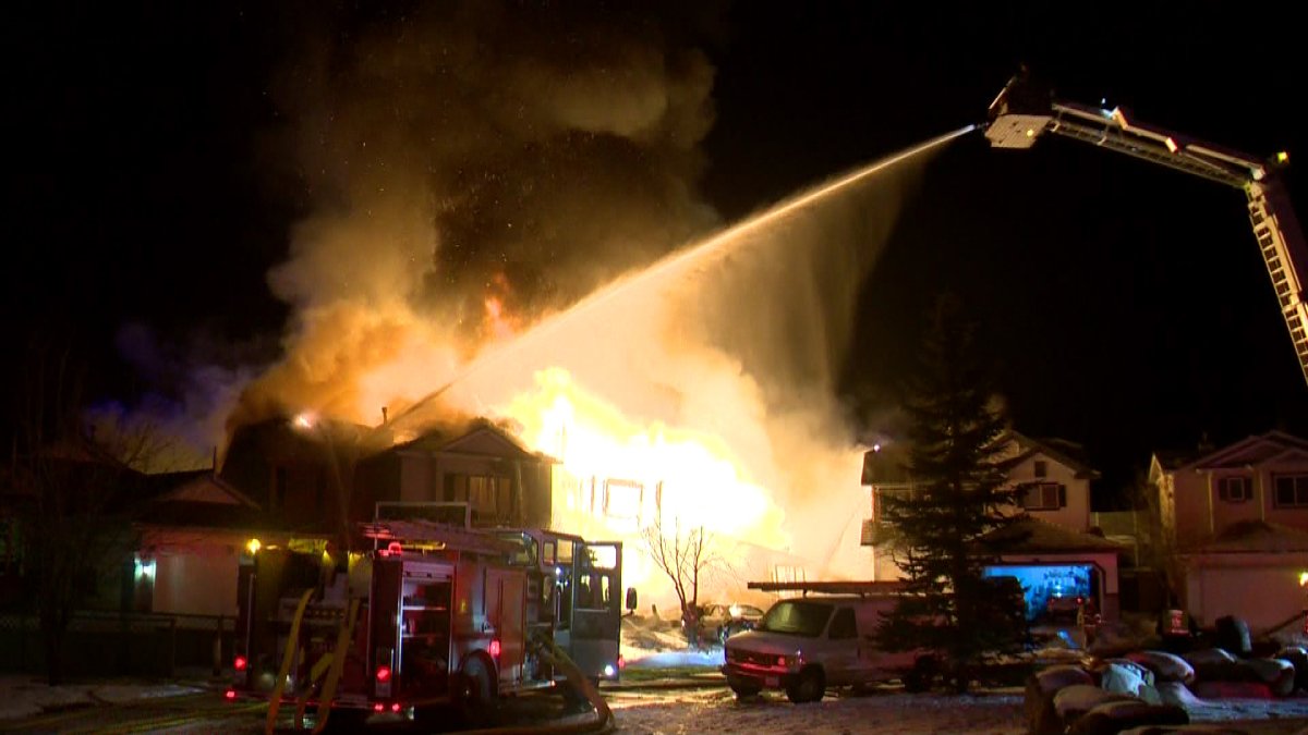 Calgary family devastated after massive fire destroys SE home - image