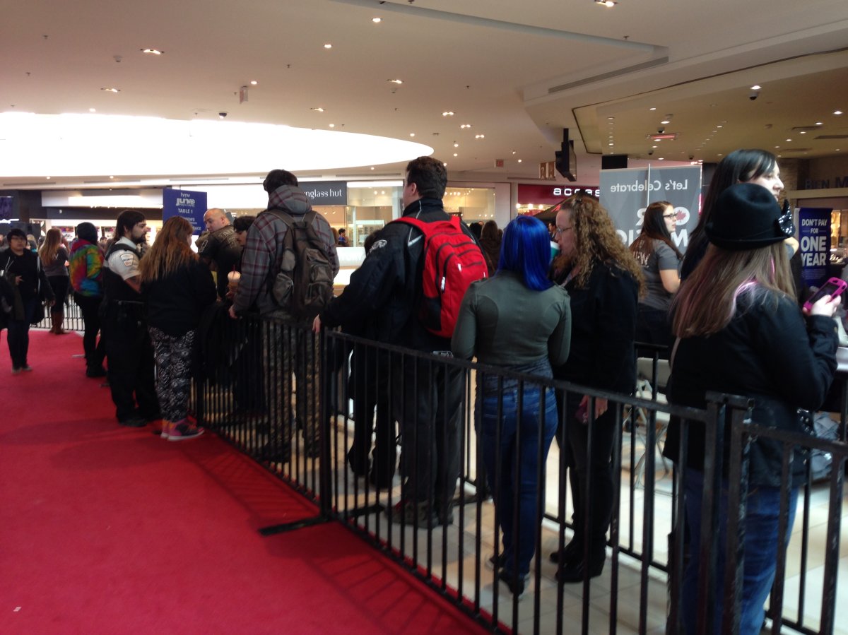 Fans lined up at St. Vital Centre Saturday to meet their favorite Canadian artists at Juno Fan Fare.