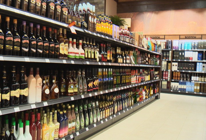 Saskatoon’s first full-fledged private liquor store opened its doors on Friday.