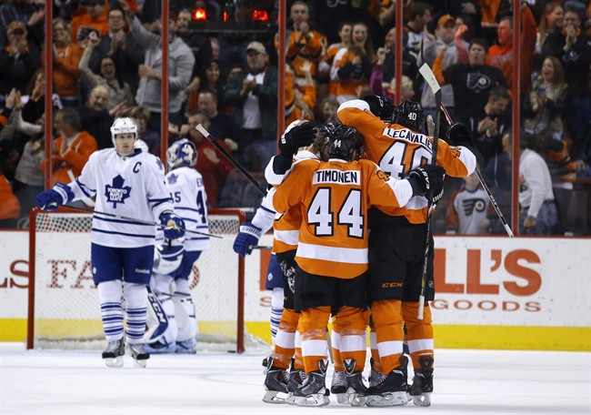 Maple Leafs lose 7th in a row with 4 2 loss to Flyers Toronto