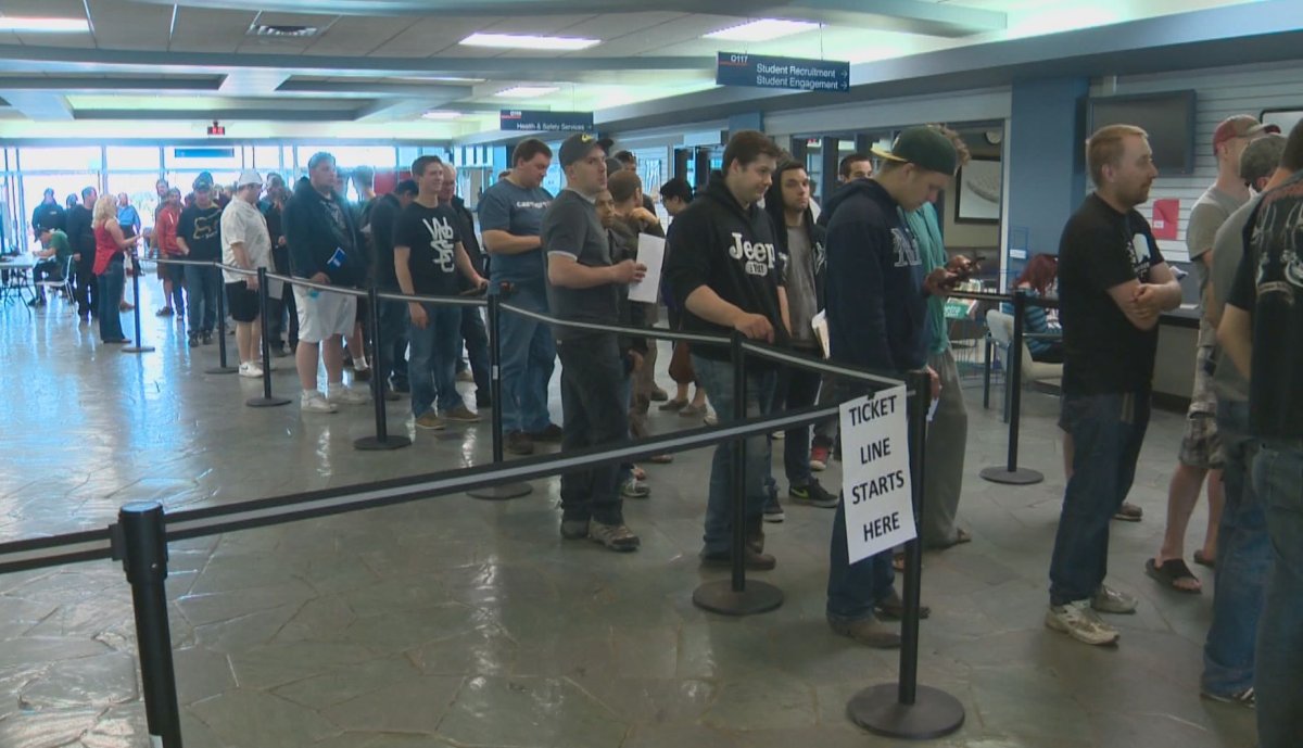 People lining up to register for NAIT programs, May 15, 2013.