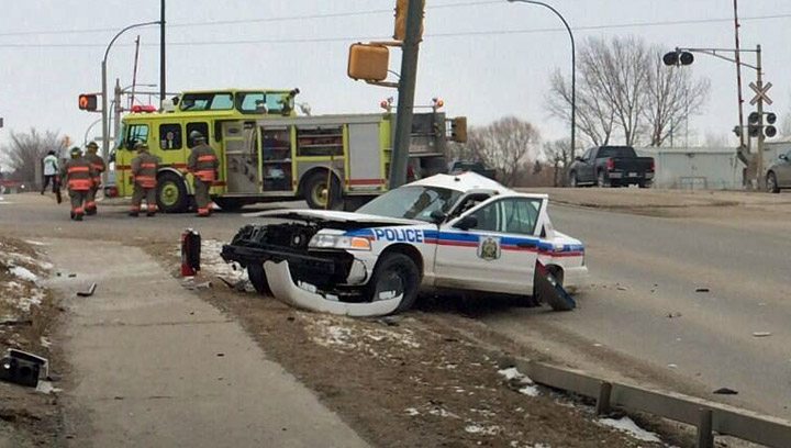 Two-vehicle crash Tuesday morning sends Saskatoon police officer to hospital.