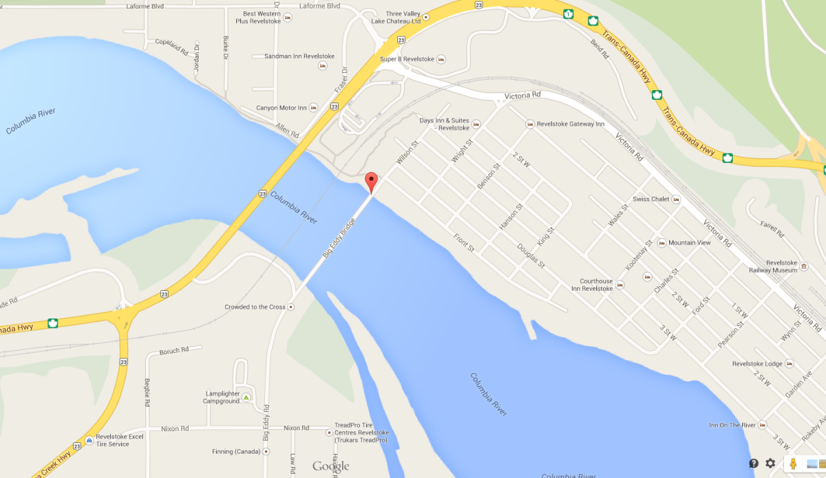 Crash closes Revelstoke bridge - image