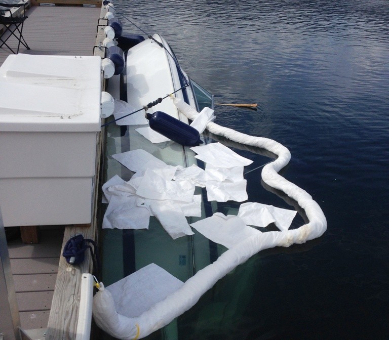 Boat sinks at Kelowna Yacht Club - image